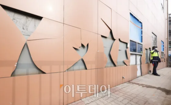 이투데이 [종합] ‘서부지법 난동 사태’ 2명 실형 선고…향후 가담자 양형 기준 주목